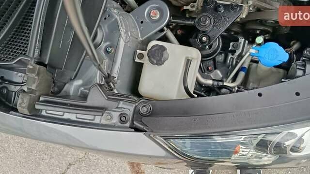 Серый Хендай их35, объемом двигателя 2 л и пробегом 198 тыс. км за 13200 $, фото 32 на Automoto.ua