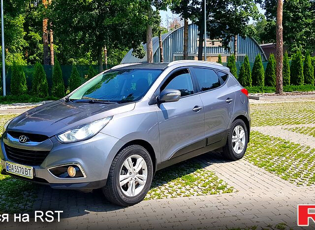 Сірий Хендай іх35, об'ємом двигуна 2 л та пробігом 235 тис. км за 11100 $, фото 1 на Automoto.ua