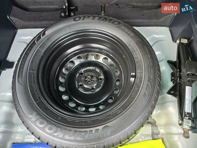 Сірий Хендай іх35, об'ємом двигуна 1.69 л та пробігом 308 тис. км за 11999 $, фото 33 на Automoto.ua