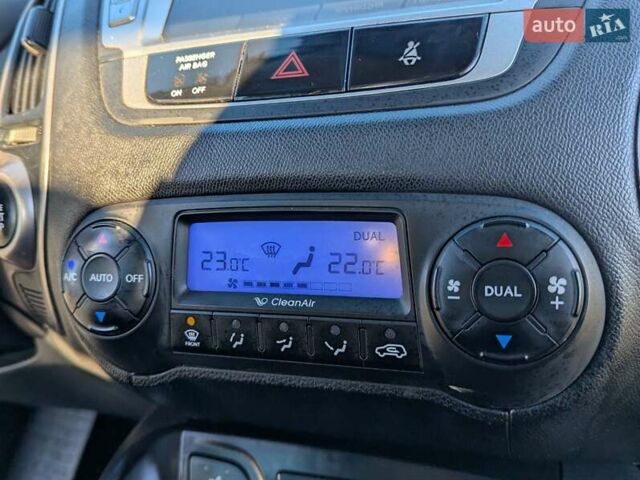 Сірий Хендай іх35, об'ємом двигуна 2 л та пробігом 175 тис. км за 10900 $, фото 53 на Automoto.ua