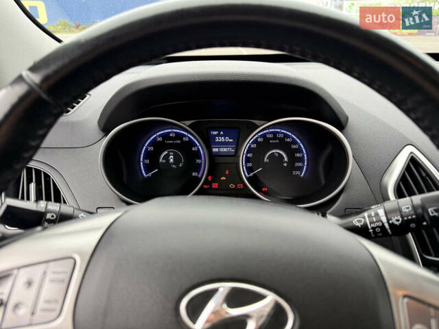 Серый Хендай их35, объемом двигателя 2 л и пробегом 153 тыс. км за 12500 $, фото 12 на Automoto.ua