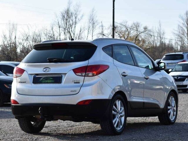 Серый Хендай их35, объемом двигателя 2 л и пробегом 201 тыс. км за 12900 $, фото 1 на Automoto.ua