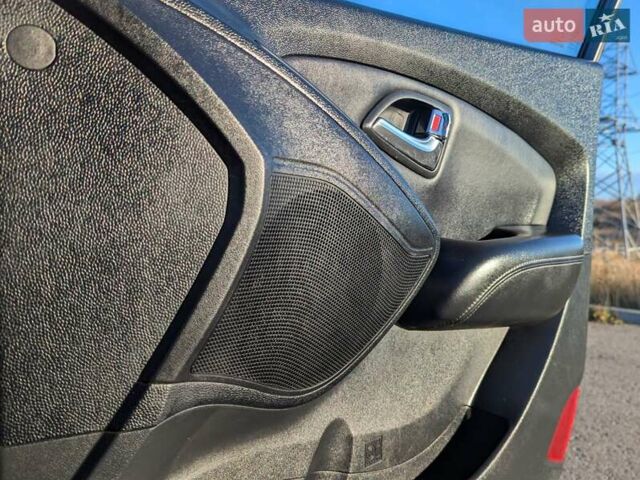 Сірий Хендай іх35, об'ємом двигуна 2 л та пробігом 175 тис. км за 10900 $, фото 59 на Automoto.ua