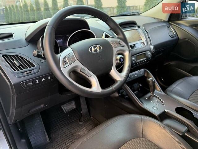 Серый Хендай их35, объемом двигателя 2 л и пробегом 175 тыс. км за 12300 $, фото 24 на Automoto.ua