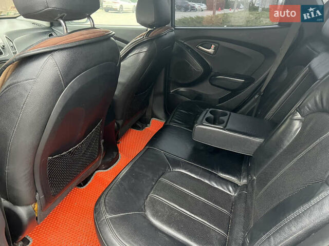 Сірий Хендай іх35, об'ємом двигуна 2 л та пробігом 156 тис. км за 9500 $, фото 7 на Automoto.ua