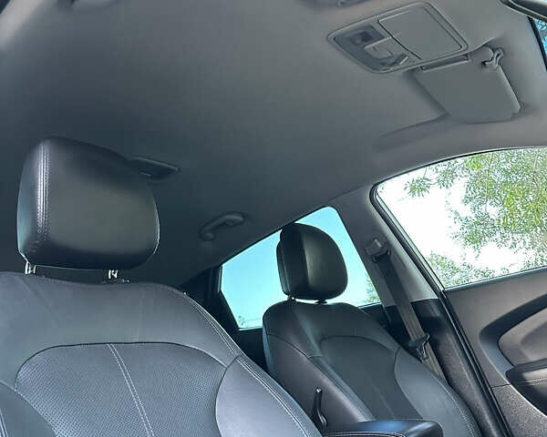 Сірий Хендай іх35, об'ємом двигуна 2 л та пробігом 190 тис. км за 12500 $, фото 23 на Automoto.ua