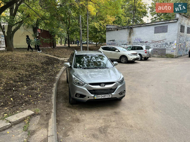 Сірий Хендай іх35, об'ємом двигуна 2 л та пробігом 156 тис. км за 11999 $, фото 1 на Automoto.ua