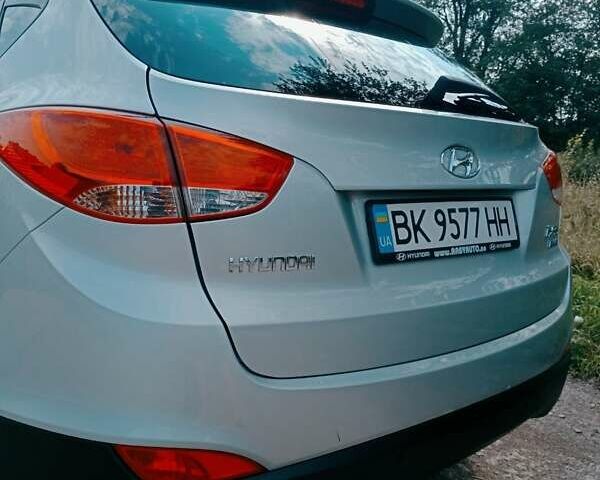 Сірий Хендай іх35, об'ємом двигуна 1.7 л та пробігом 208 тис. км за 11400 $, фото 4 на Automoto.ua