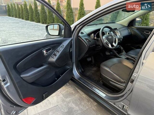 Серый Хендай их35, объемом двигателя 2 л и пробегом 175 тыс. км за 12300 $, фото 22 на Automoto.ua