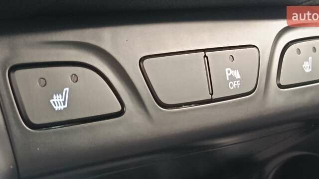 Серый Хендай их35, объемом двигателя 2 л и пробегом 198 тыс. км за 13200 $, фото 17 на Automoto.ua