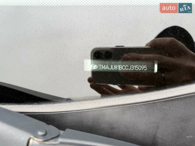 Серый Хендай их35, объемом двигателя 2 л и пробегом 153 тыс. км за 12500 $, фото 6 на Automoto.ua