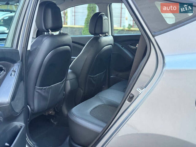 Сірий Хендай іх35, об'ємом двигуна 1.7 л та пробігом 209 тис. км за 11799 $, фото 6 на Automoto.ua