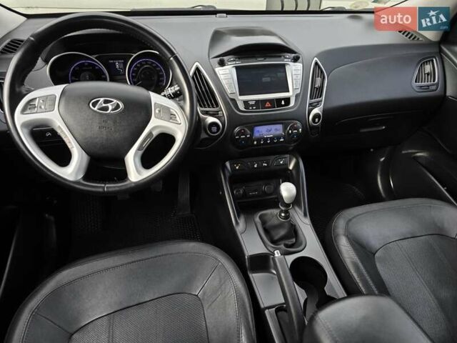 Сірий Хендай іх35, об'ємом двигуна 1.69 л та пробігом 308 тис. км за 11999 $, фото 15 на Automoto.ua