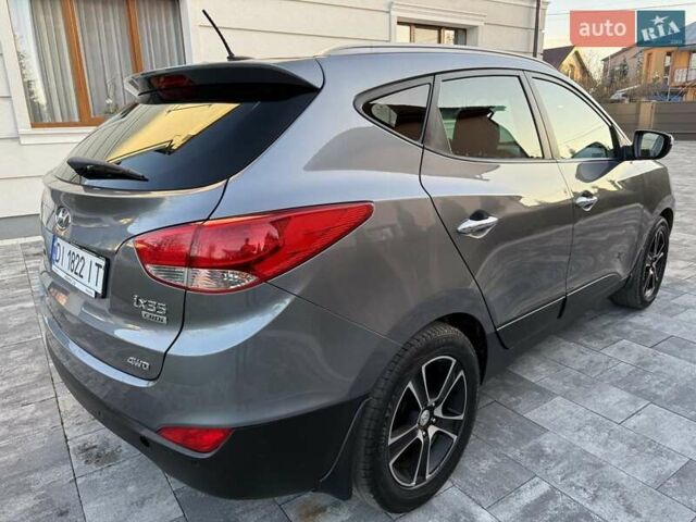 Серый Хендай их35, объемом двигателя 2 л и пробегом 175 тыс. км за 12300 $, фото 4 на Automoto.ua