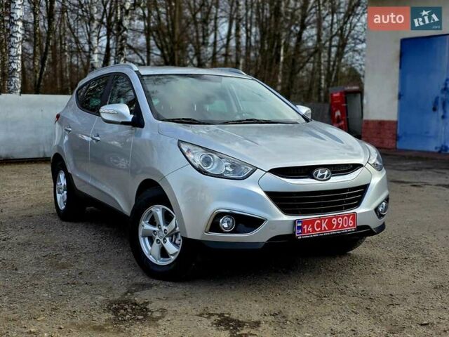 Серый Хендай их35, объемом двигателя 1.7 л и пробегом 186 тыс. км за 11700 $, фото 6 на Automoto.ua