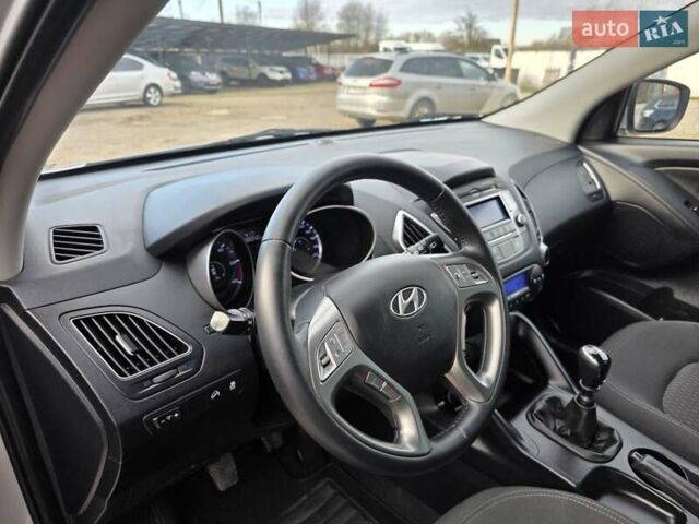 Серый Хендай их35, объемом двигателя 1.7 л и пробегом 186 тыс. км за 11700 $, фото 35 на Automoto.ua