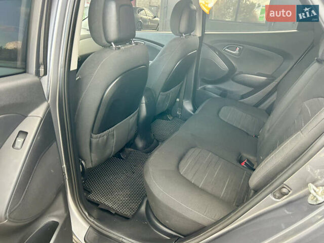 Хендай их35 2013 в Белой Церкве на Automoto.ua Серый Хендай их35, объемом двигателя 1.7 л и пробегом 231 тыс. км за 11999 $, фото 14 на Automoto.ua