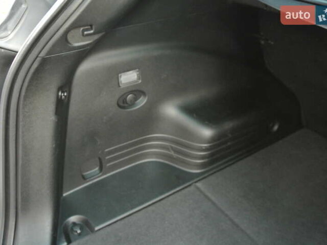 Серый Хендай их35, объемом двигателя 2 л и пробегом 187 тыс. км за 13700 $, фото 27 на Automoto.ua