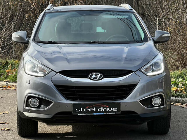 Сірий Хендай іх35, об'ємом двигуна 2 л та пробігом 178 тис. км за 11999 $, фото 1 на Automoto.ua