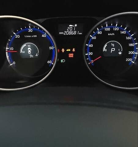 Сірий Хендай іх35, об'ємом двигуна 2 л та пробігом 208 тис. км за 14750 $, фото 31 на Automoto.ua