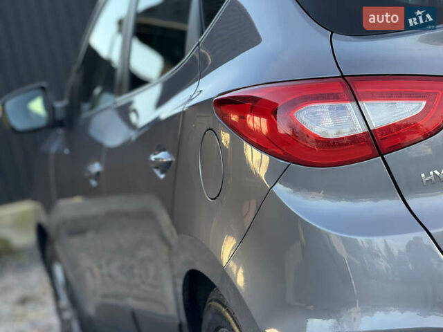 Сірий Хендай іх35, об'ємом двигуна 2 л та пробігом 230 тис. км за 14450 $, фото 24 на Automoto.ua
