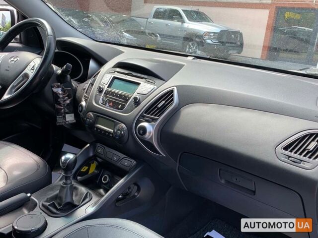 Серый Хендай их35, объемом двигателя 2 л и пробегом 192 тыс. км за 12999 $, фото 17 на Automoto.ua