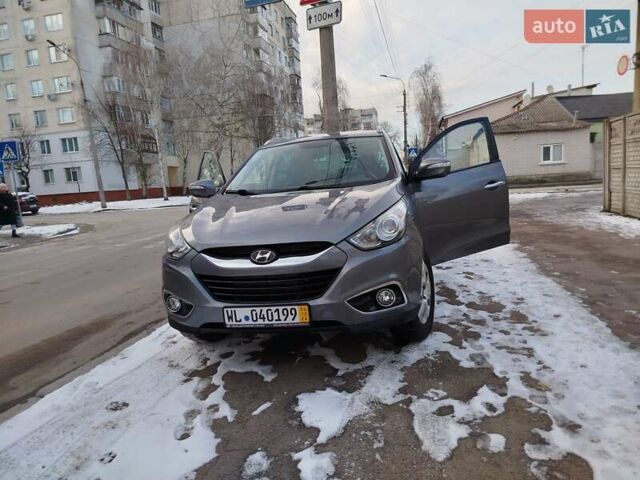 Серый Хендай их35, объемом двигателя 2 л и пробегом 258 тыс. км за 13300 $, фото 9 на Automoto.ua