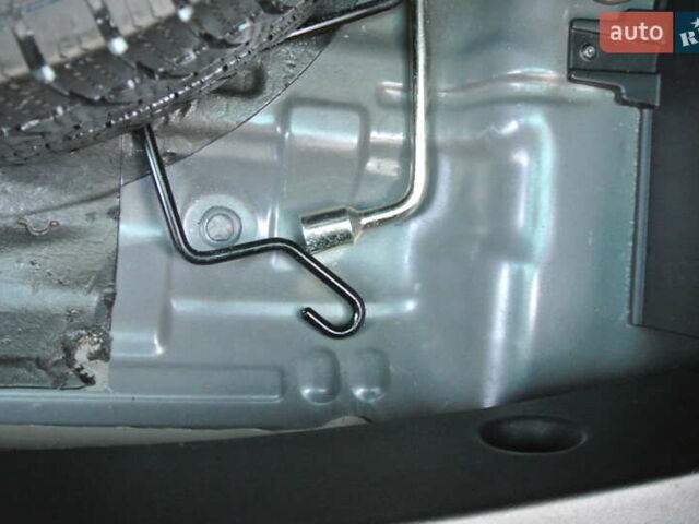 Серый Хендай их35, объемом двигателя 2 л и пробегом 187 тыс. км за 13700 $, фото 31 на Automoto.ua