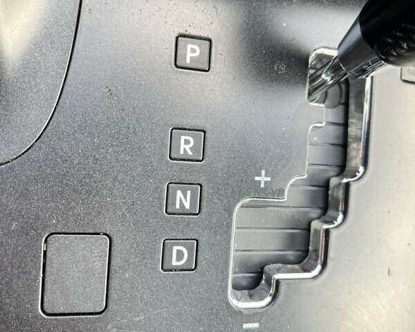 Сірий Хендай іх35, об'ємом двигуна 2 л та пробігом 178 тис. км за 11999 $, фото 12 на Automoto.ua