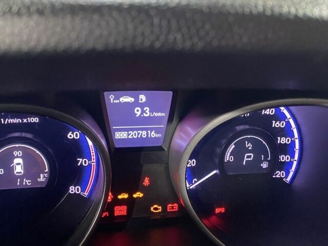 Серый Хендай их35, объемом двигателя 2 л и пробегом 3 тыс. км за 12500 $, фото 1 на Automoto.ua