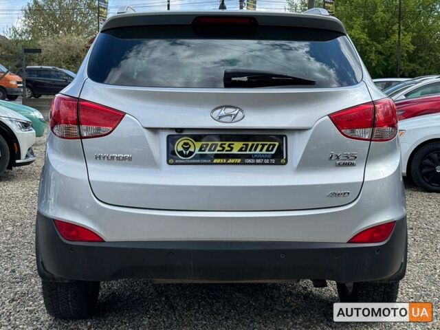 Серый Хендай их35, объемом двигателя 2 л и пробегом 192 тыс. км за 12999 $, фото 4 на Automoto.ua