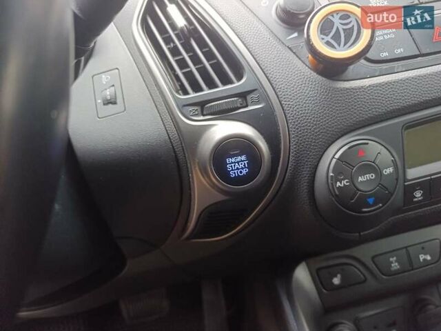 Серый Хендай их35, объемом двигателя 2 л и пробегом 193 тыс. км за 13850 $, фото 30 на Automoto.ua