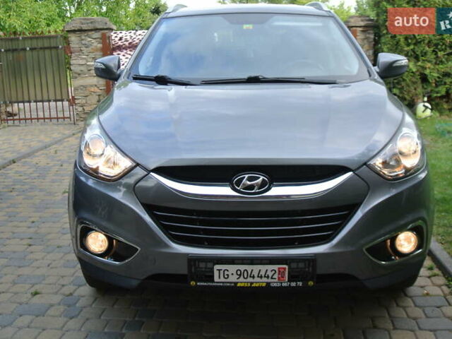 Серый Хендай их35, объемом двигателя 2 л и пробегом 187 тыс. км за 13700 $, фото 5 на Automoto.ua