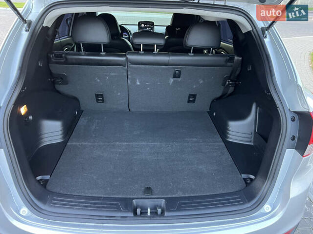 Серый Хендай их35, объемом двигателя 2 л и пробегом 168 тыс. км за 13800 $, фото 17 на Automoto.ua