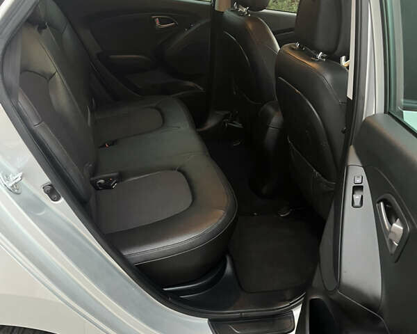 Хендай их35 2013 в Луцке на Automoto.ua Серый Хендай их35, объемом двигателя 2 л и пробегом 183 тыс. км за 16500 $, фото 18 на Automoto.ua