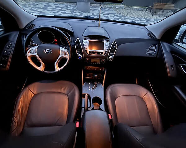 Хендай их35 2013 в Калуше на Automoto.ua Серый Хендай их35, объемом двигателя 2 л и пробегом 227 тыс. км за 12900 $, фото 26 на Automoto.ua