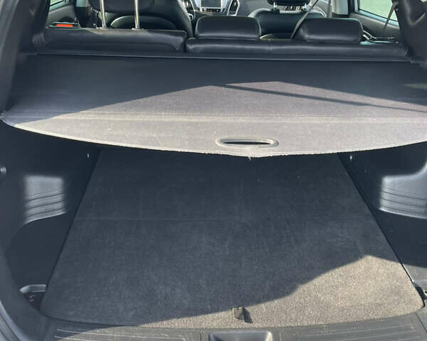 Серый Хендай их35, объемом двигателя 0 л и пробегом 150 тыс. км за 13555 $, фото 27 на Automoto.ua