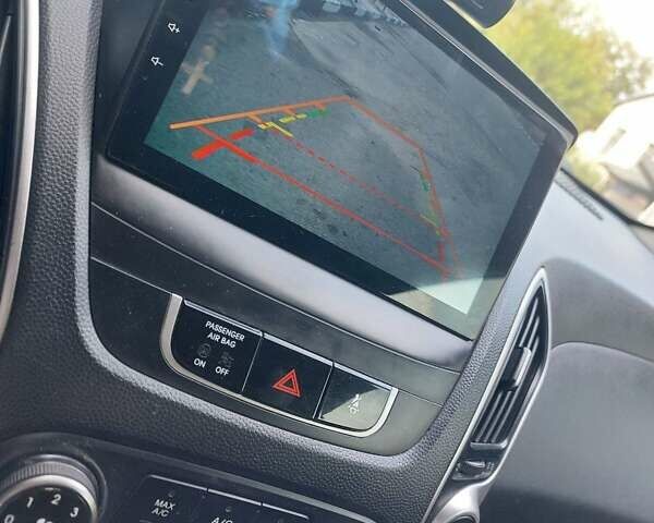 Серый Хендай их35, объемом двигателя 2 л и пробегом 144 тыс. км за 13600 $, фото 23 на Automoto.ua