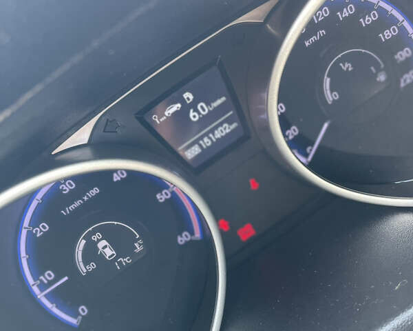 Серый Хендай их35, объемом двигателя 0 л и пробегом 150 тыс. км за 13555 $, фото 21 на Automoto.ua