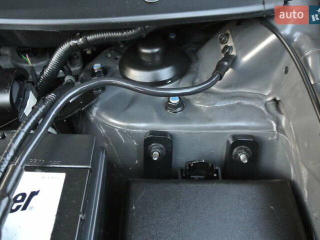 Серый Хендай их35, объемом двигателя 2 л и пробегом 187 тыс. км за 13700 $, фото 45 на Automoto.ua