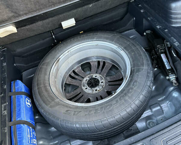 Сірий Хендай іх35, об'ємом двигуна 2 л та пробігом 230 тис. км за 14450 $, фото 43 на Automoto.ua