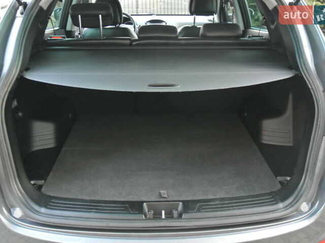 Серый Хендай их35, объемом двигателя 2 л и пробегом 187 тыс. км за 13700 $, фото 24 на Automoto.ua