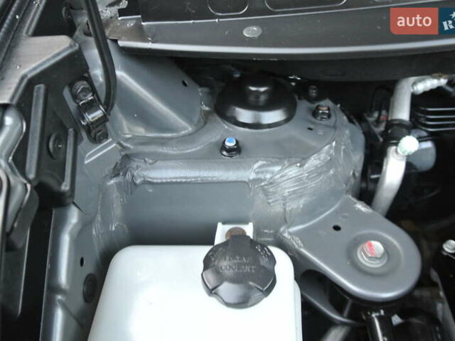 Серый Хендай их35, объемом двигателя 2 л и пробегом 187 тыс. км за 13700 $, фото 46 на Automoto.ua