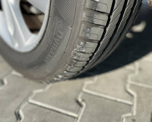 Серый Хендай их35, объемом двигателя 0 л и пробегом 150 тыс. км за 13555 $, фото 10 на Automoto.ua