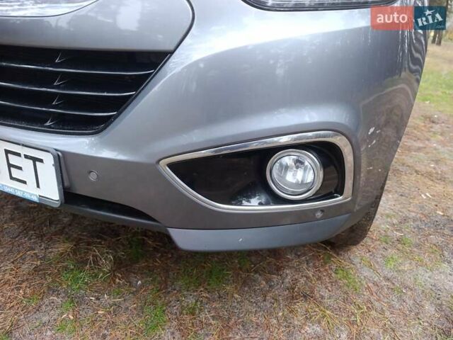 Серый Хендай их35, объемом двигателя 2 л и пробегом 193 тыс. км за 13850 $, фото 19 на Automoto.ua