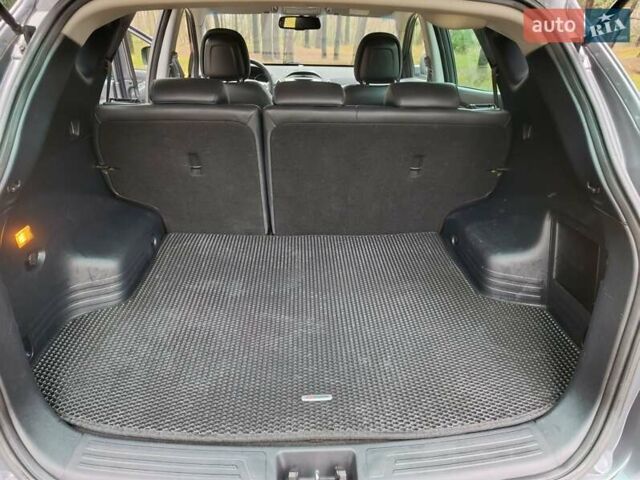 Серый Хендай их35, объемом двигателя 2 л и пробегом 193 тыс. км за 13850 $, фото 39 на Automoto.ua