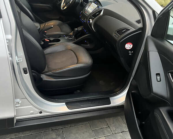 Хендай их35 2013 в Луцке на Automoto.ua Серый Хендай их35, объемом двигателя 2 л и пробегом 183 тыс. км за 16500 $, фото 19 на Automoto.ua