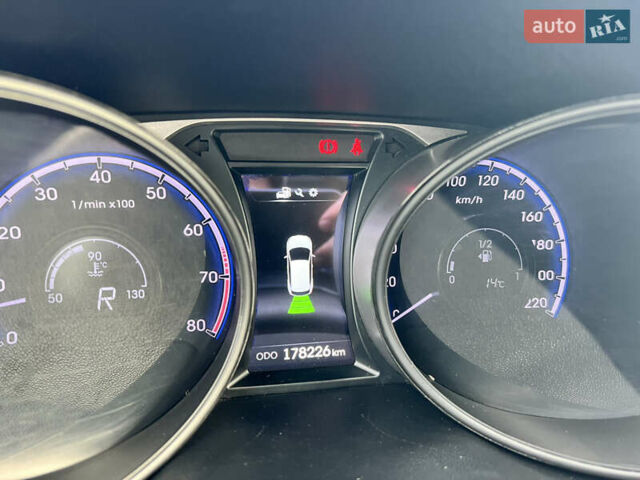 Сірий Хендай іх35, об'ємом двигуна 2 л та пробігом 178 тис. км за 11999 $, фото 17 на Automoto.ua