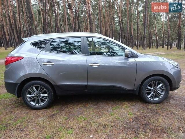 Серый Хендай их35, объемом двигателя 2 л и пробегом 193 тыс. км за 13850 $, фото 11 на Automoto.ua