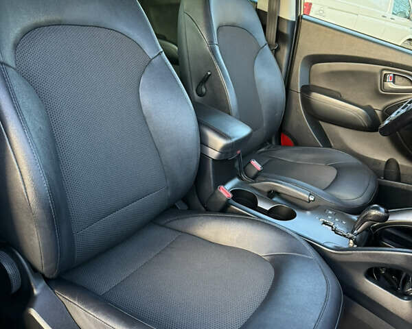 Сірий Хендай іх35, об'ємом двигуна 2 л та пробігом 230 тис. км за 14450 $, фото 39 на Automoto.ua